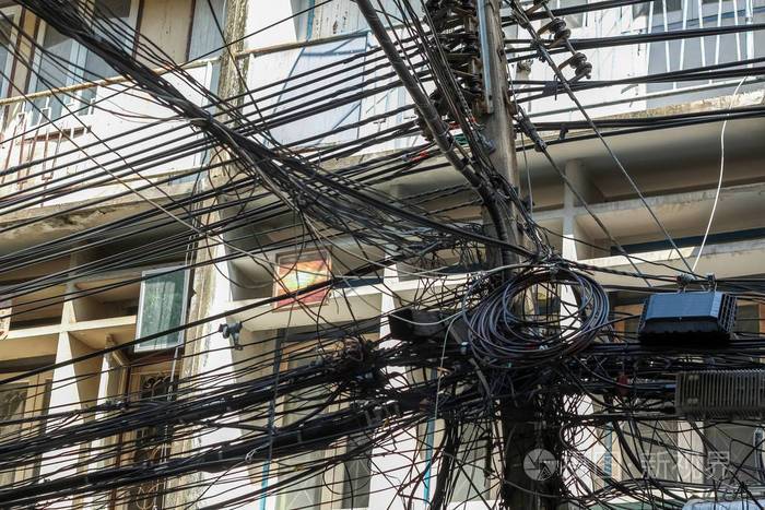 泰国曼谷电线杆电线电缆混乱照片-正版商用图片2j27vr-摄图新视界